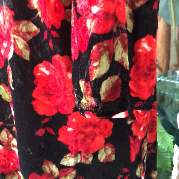 SZ S-M NEW COLD SHOULDER SHORT SLEEVE DRESS LIGHTWEIGHT WITH BEAUTIFUL-COLORS - Picture 4 of 6